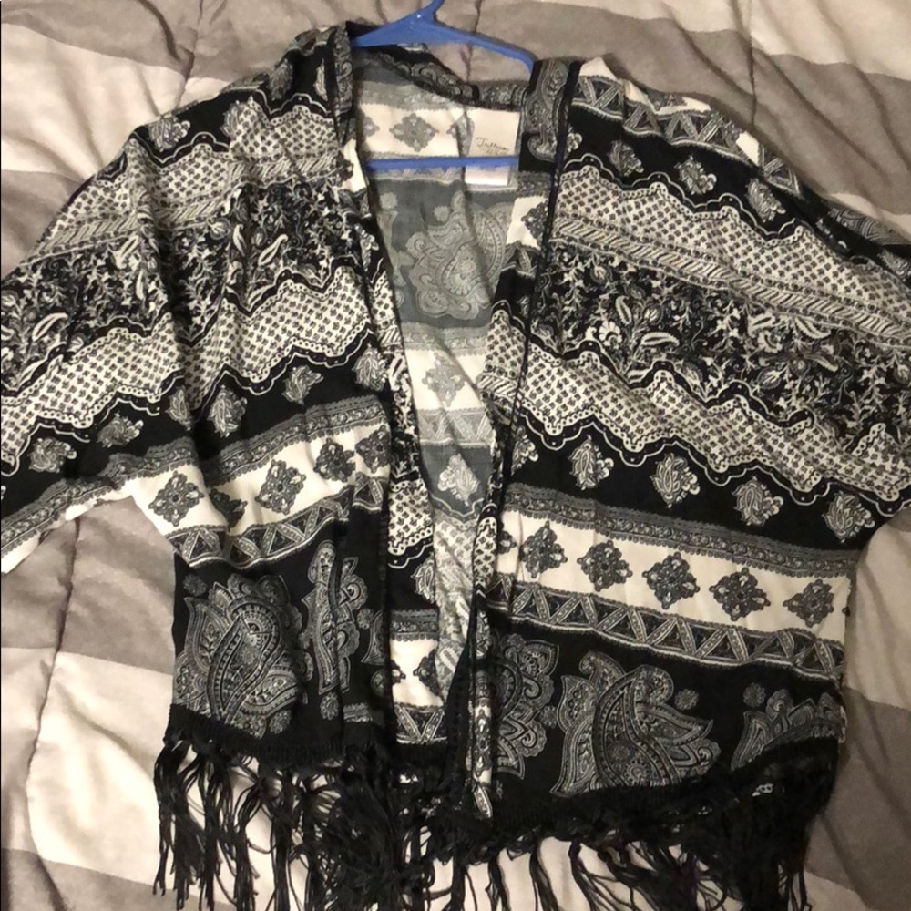 Used once! In good condition! A cardigan